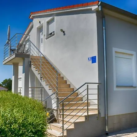 Vacation Near Pula Apartment