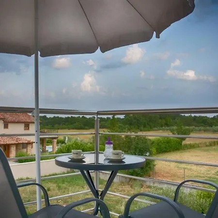 Apartment Vacation Near Pula